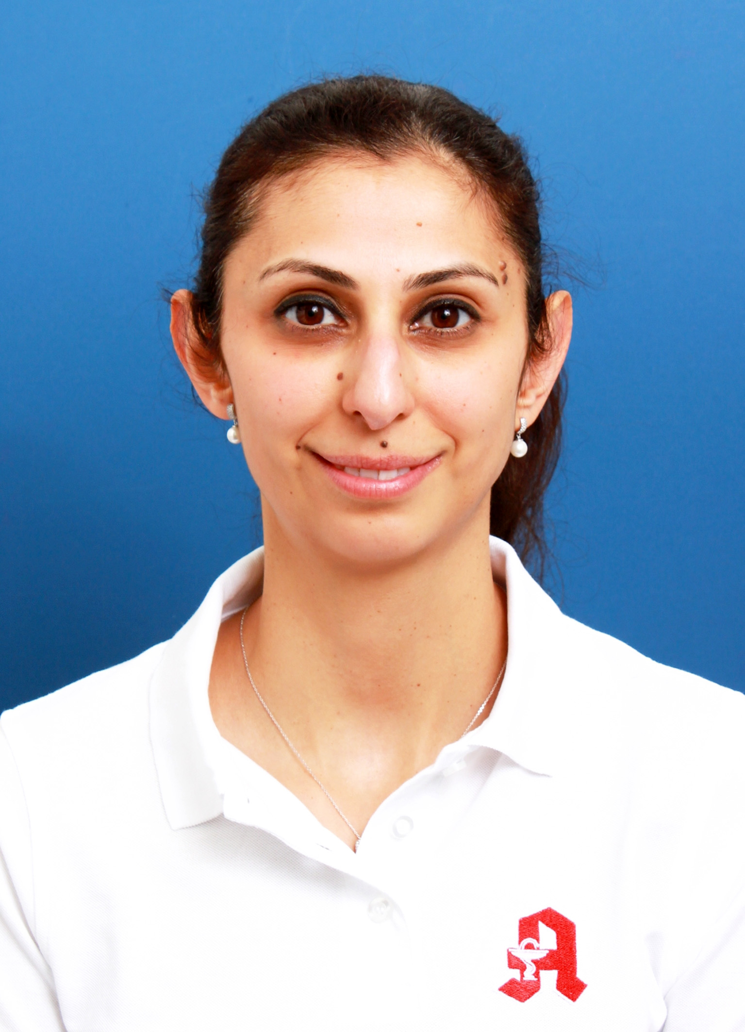 Pharmazeutisch-kaufmännische Angestellte Meryem Cura